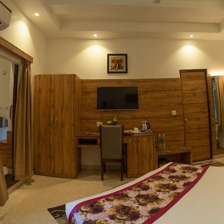 Wood Castle Spa & Resort Dhikuli Exterior photo